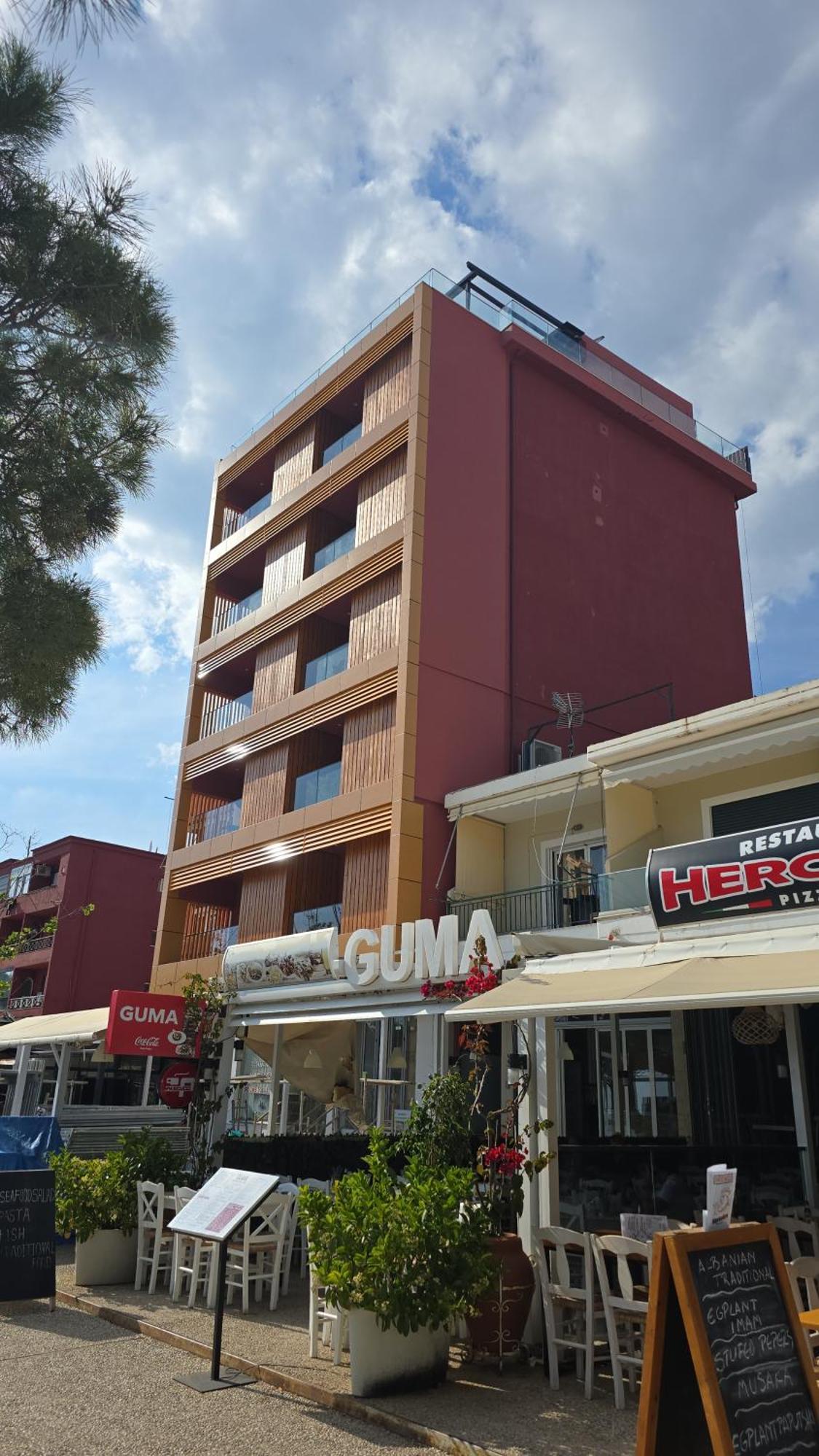 Hotel Veizi Himare Exteriör bild