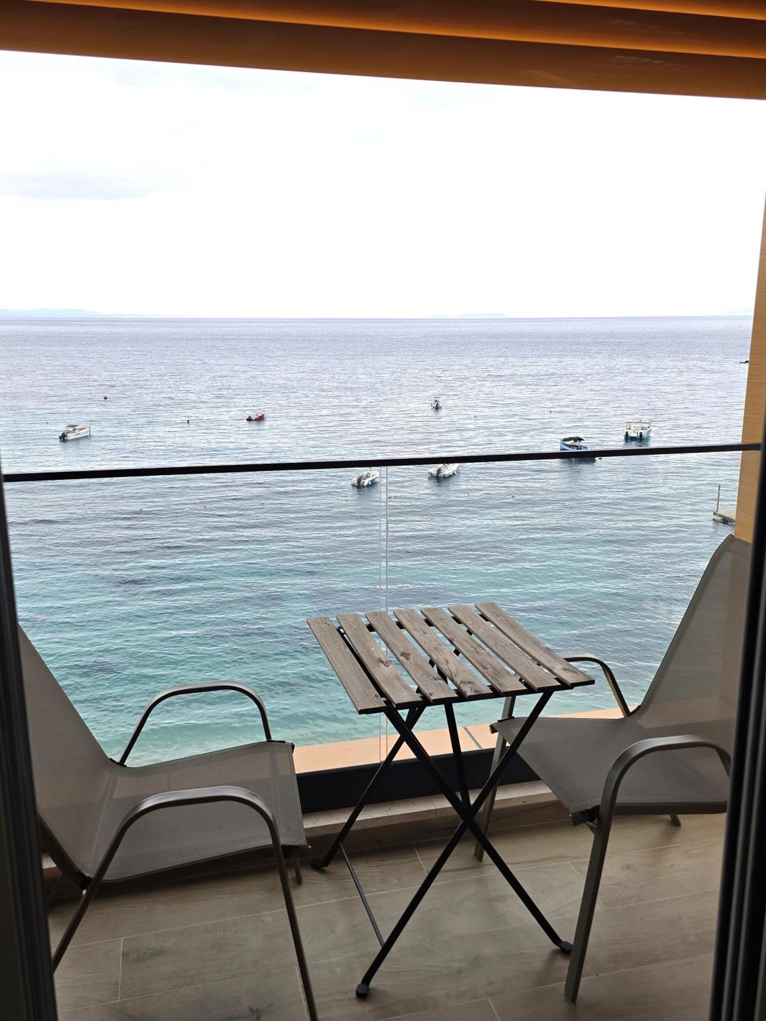 Hotel Veizi Himare Exteriör bild