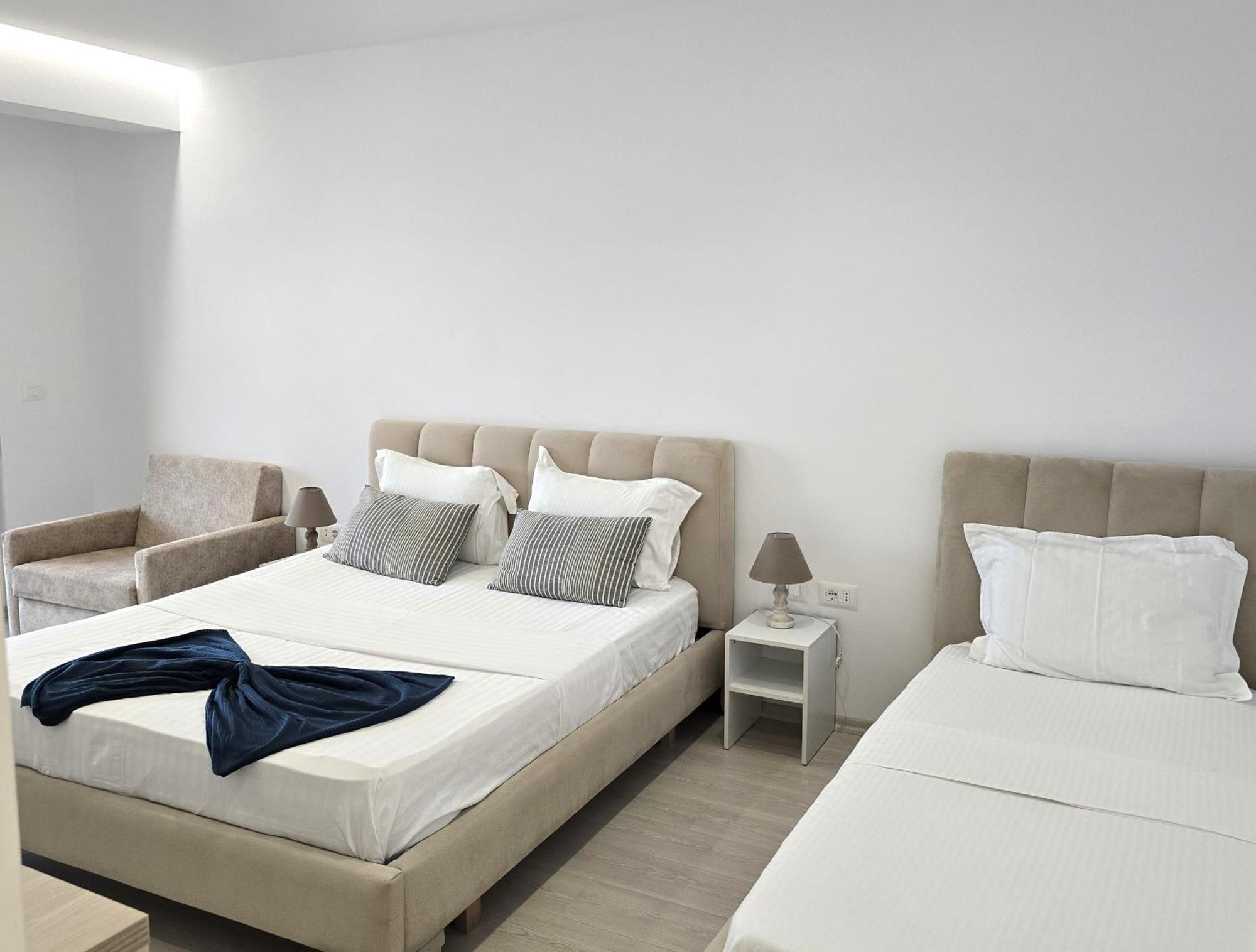 Hotel Veizi Himare Exteriör bild