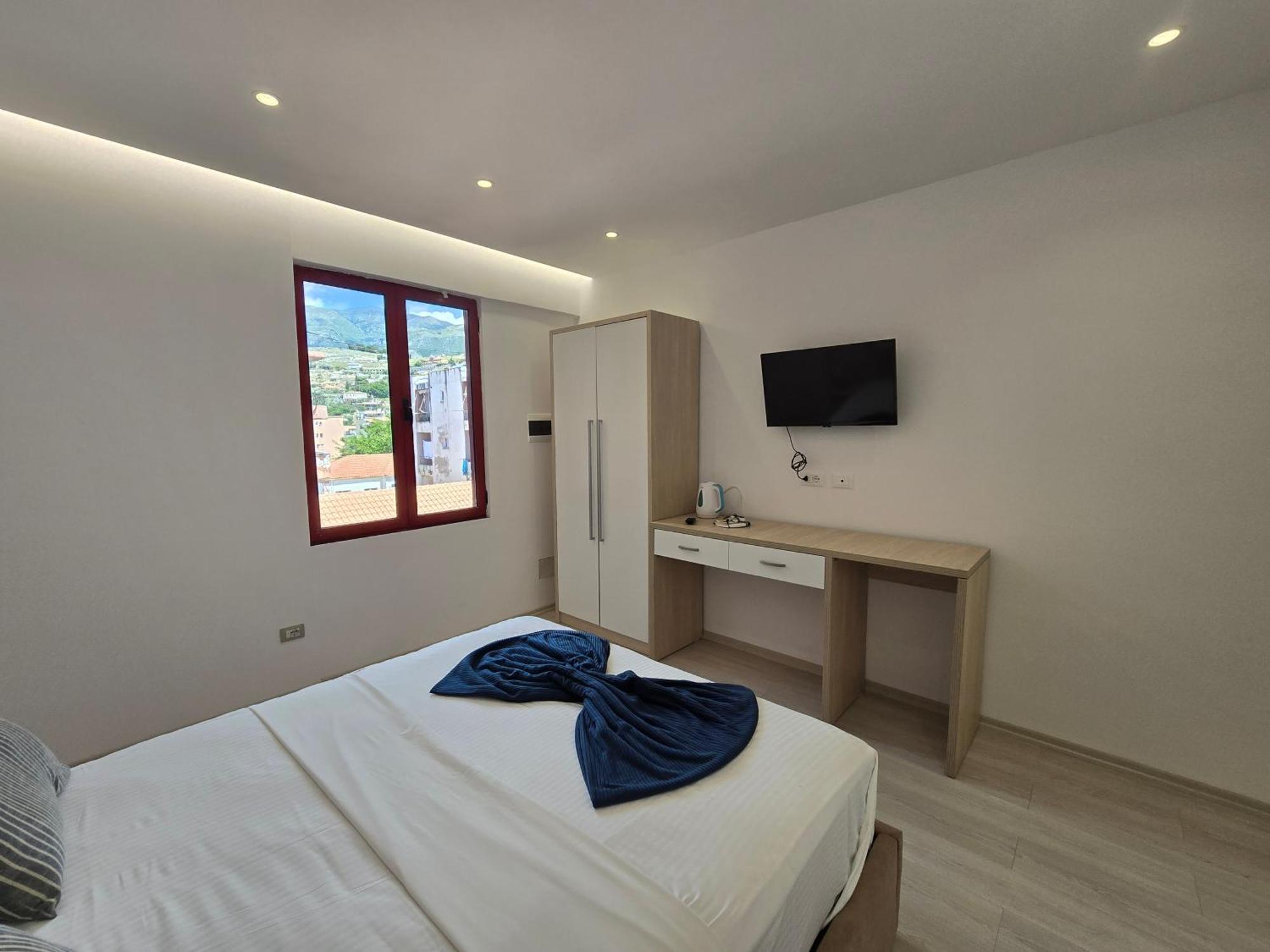Hotel Veizi Himare Exteriör bild