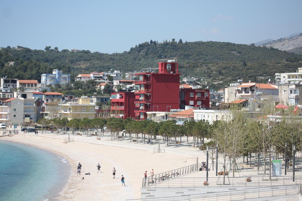 Hotel Veizi Himare Exteriör bild